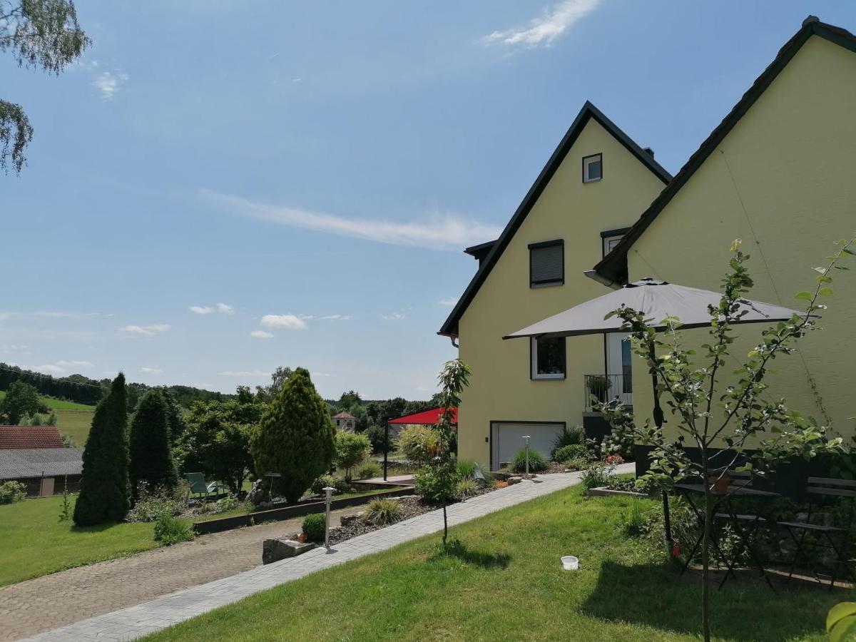 Fewo Haus Hutzelbuck In Idyllisch-Gruner Lage Nahe An Ansbach Exterior foto